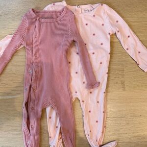Lovely littles lot of 2 - Mauve Ribbed & Light Pink Floral Footie Set